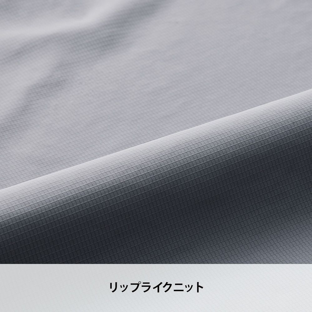 カーキ