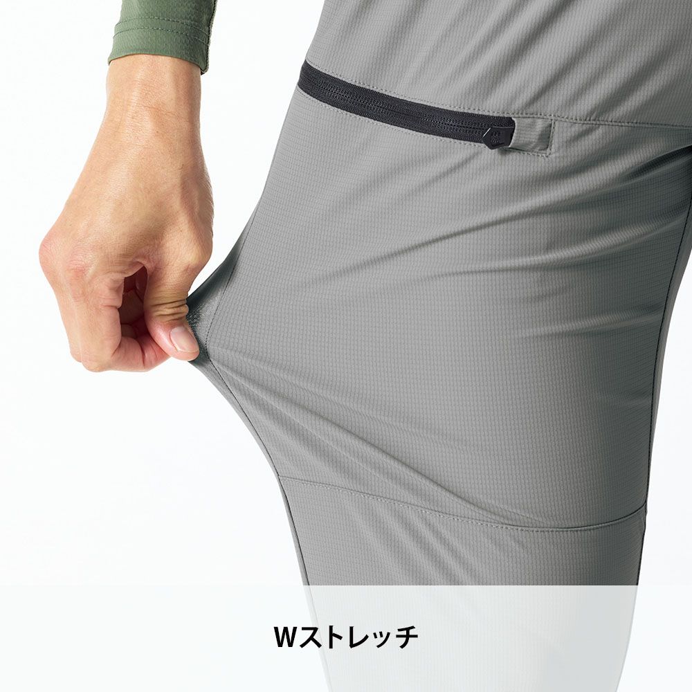 カーキ