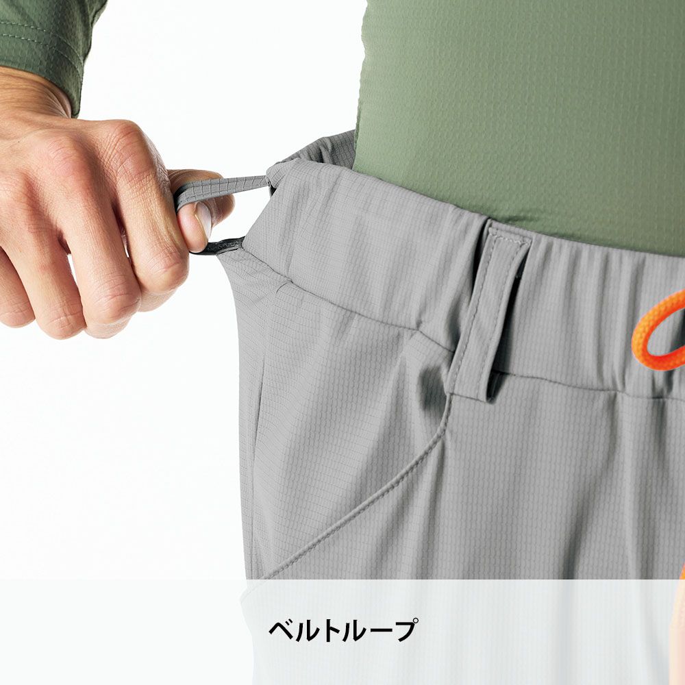 カーキ