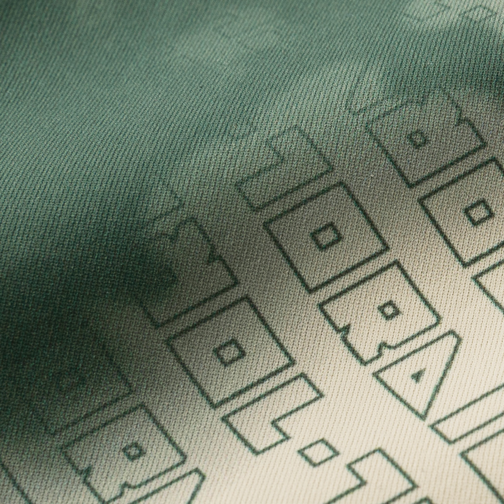 ベージュカーキ