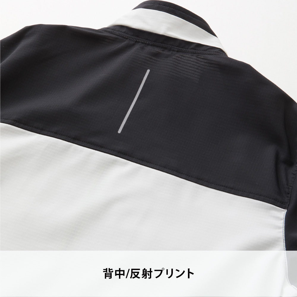 グレー
