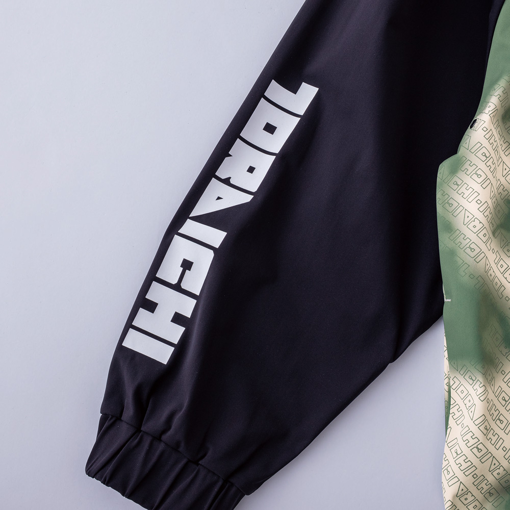 ベージュカーキ