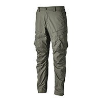 アーミーグリーン