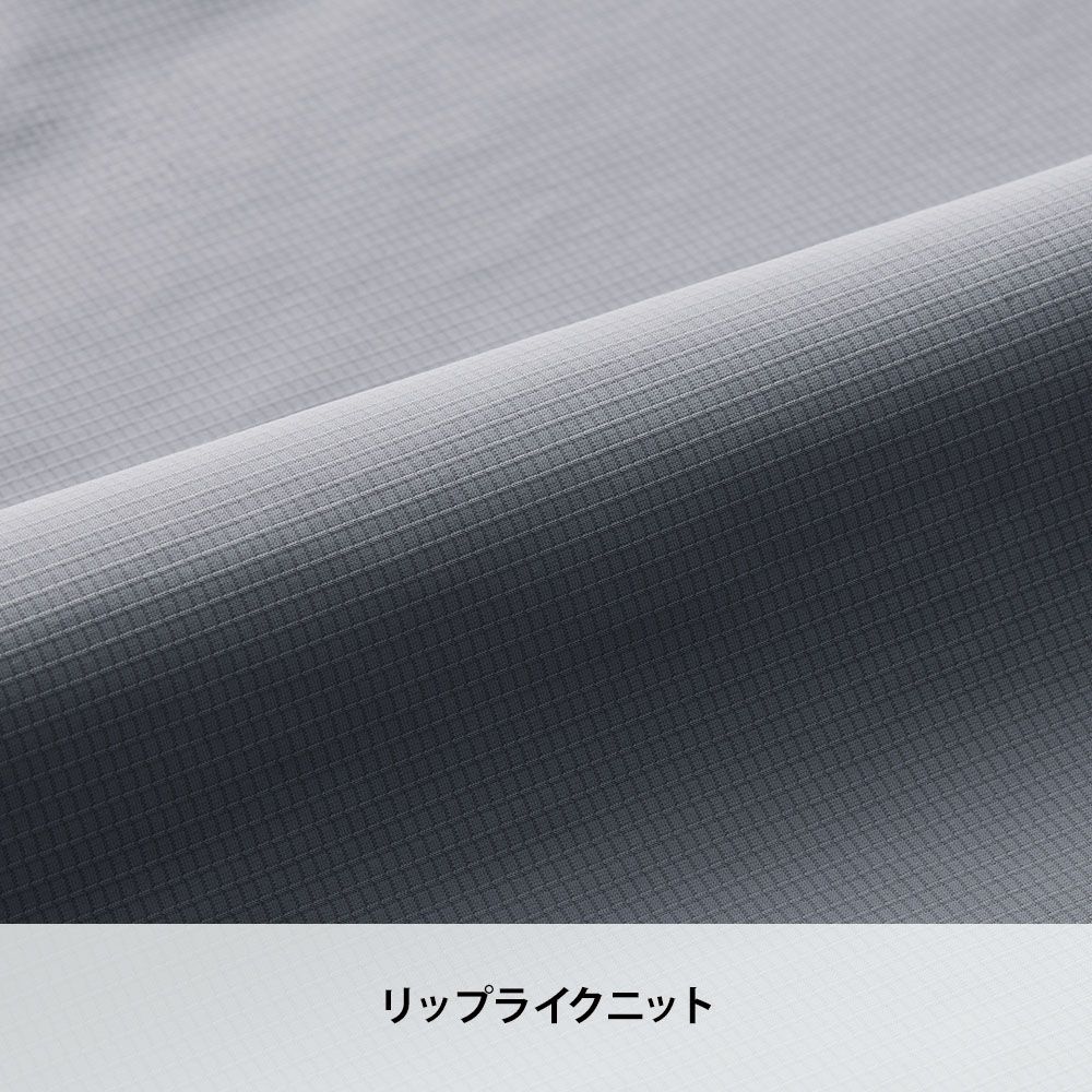 カーキ