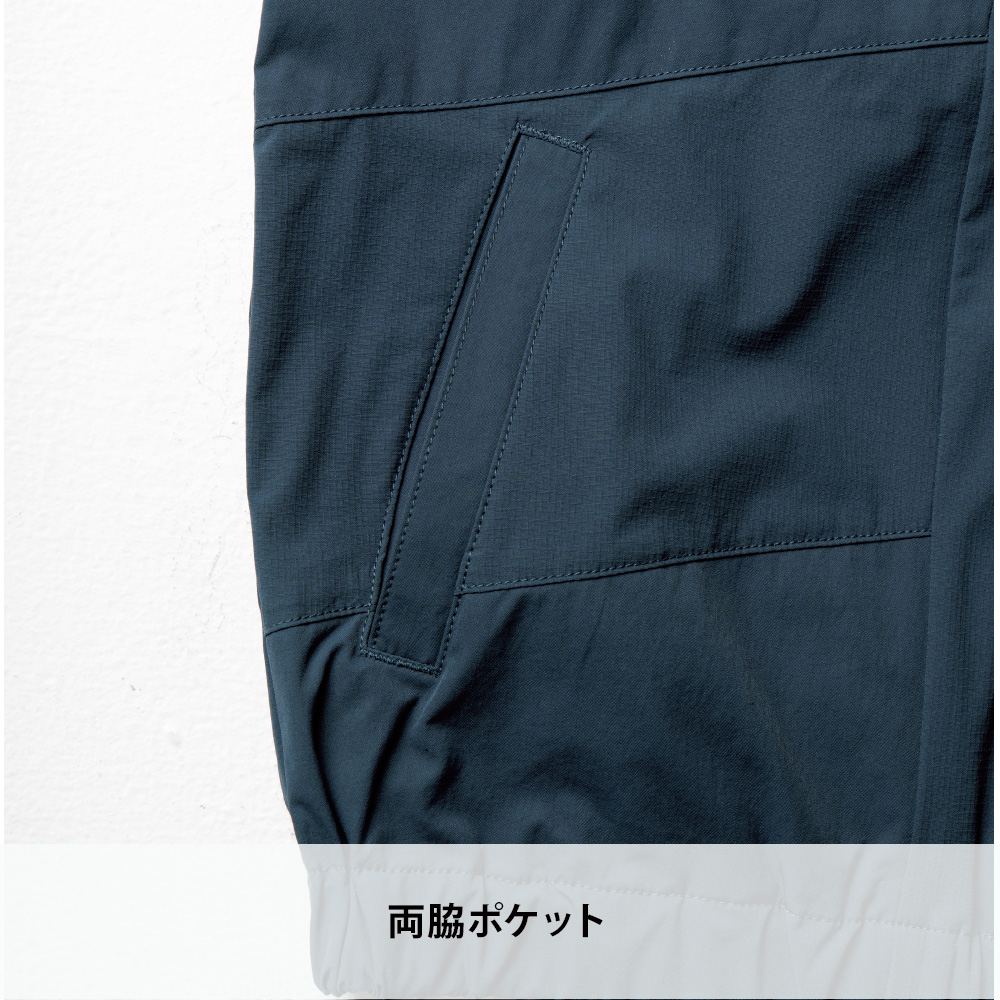 グレー