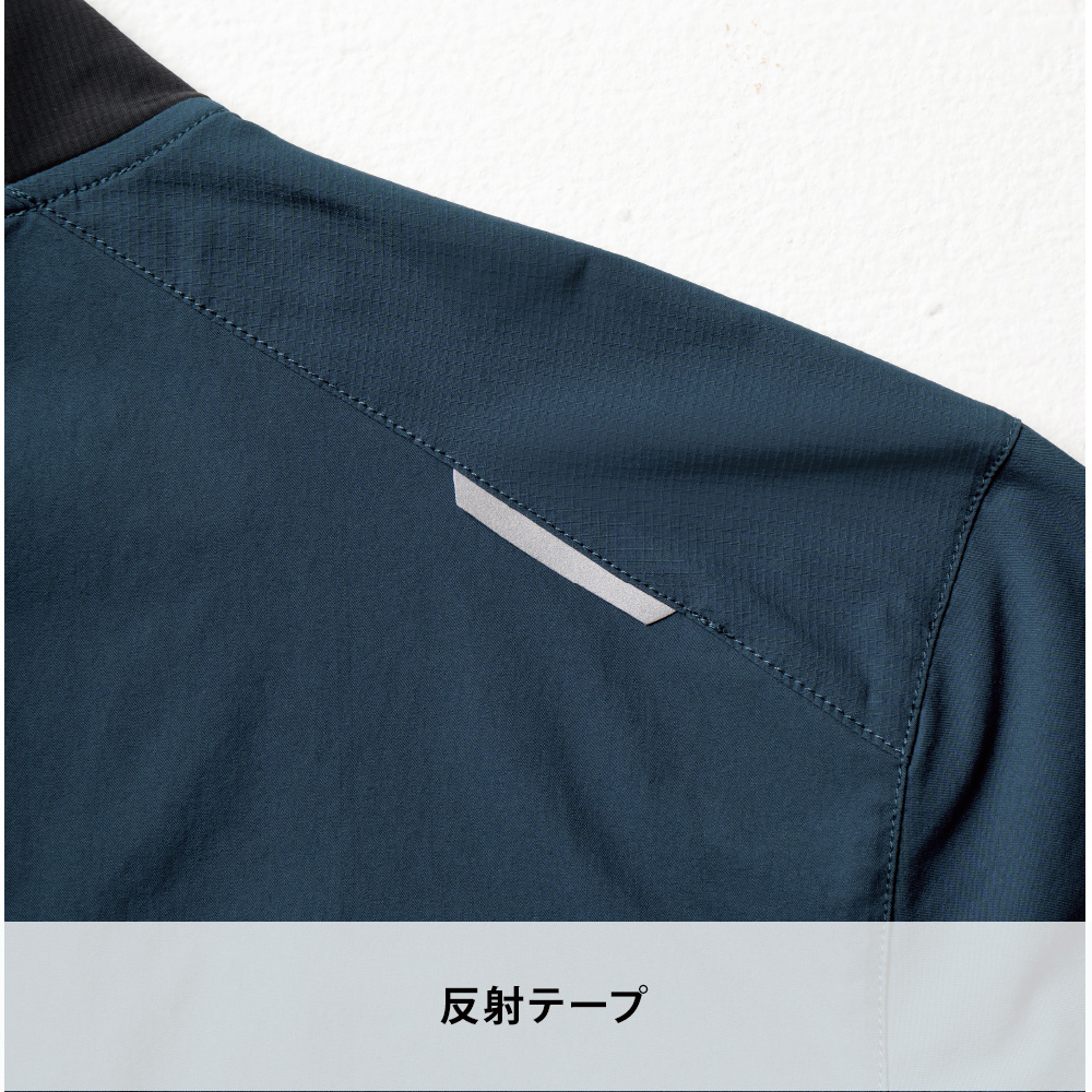グレー