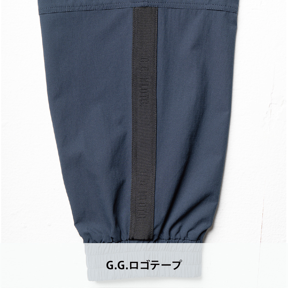 ネイビー